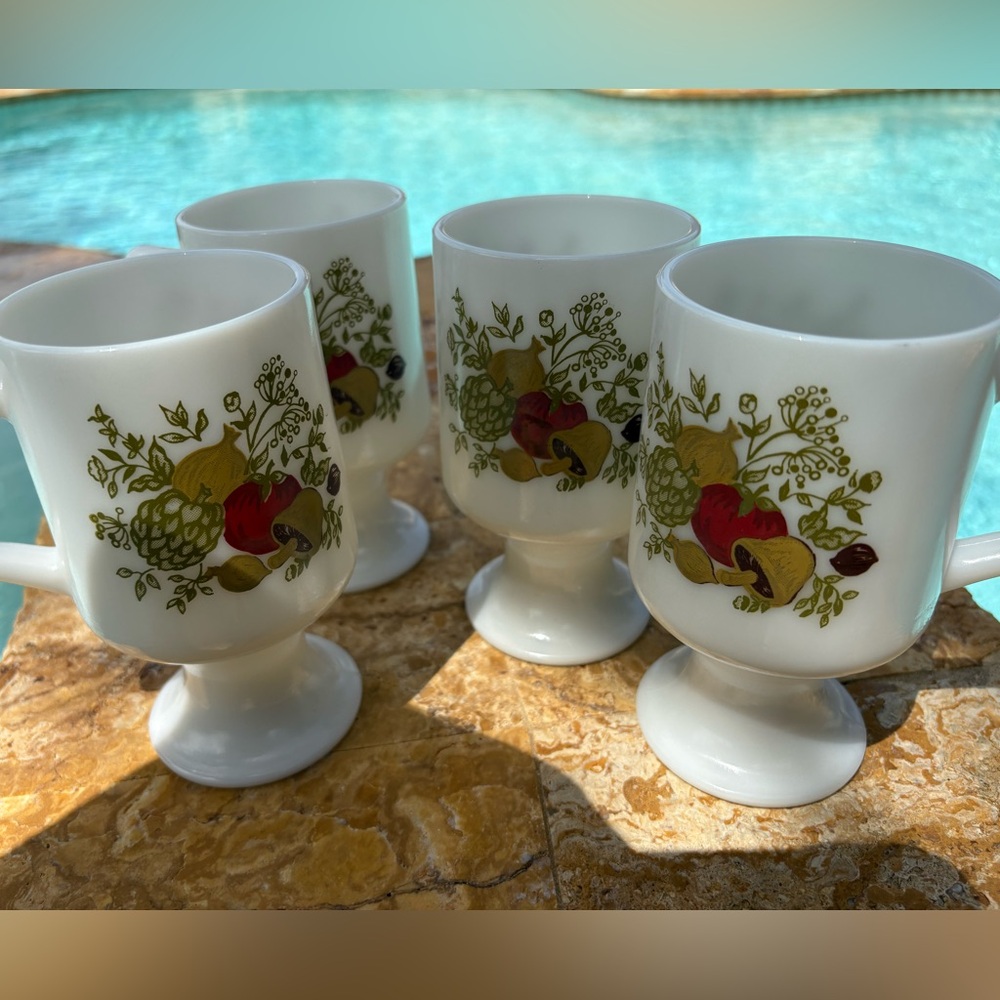 Corningware White pedestal Irish Coffee Milk Mugs Set of 4 Vintage Spice of Life